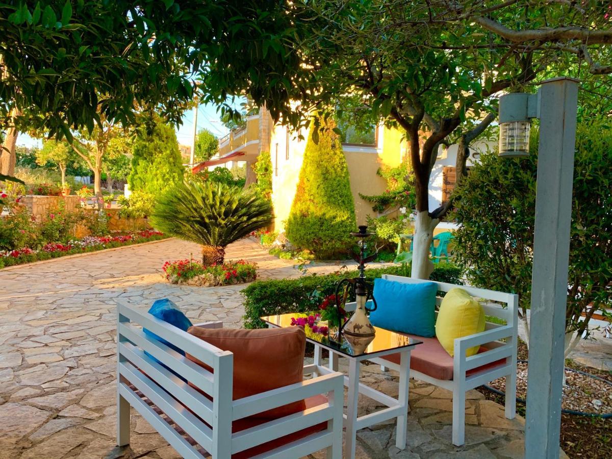 Flower Garden Apartment Ksamil