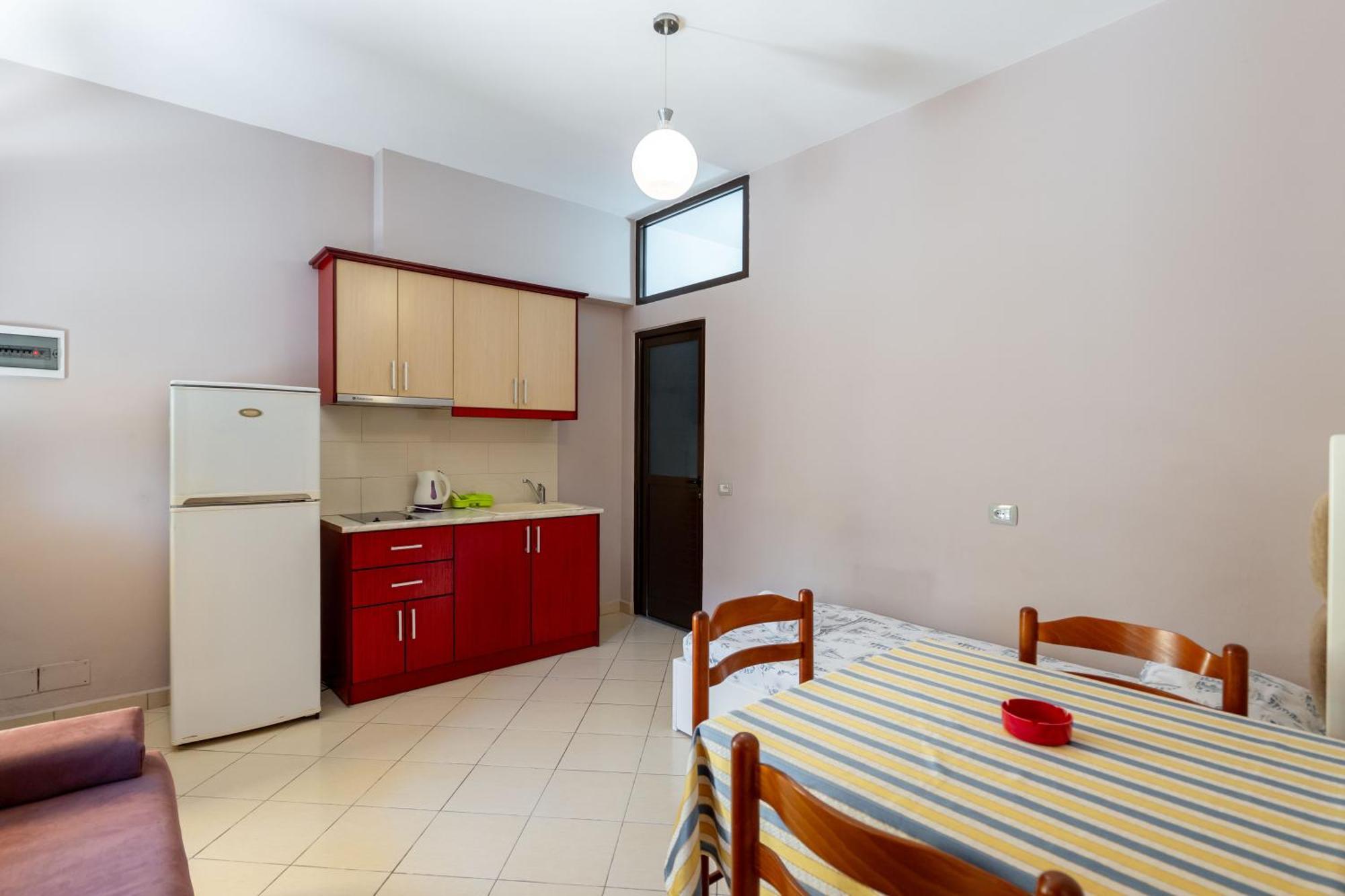 Flower Garden Apartment Ksamil